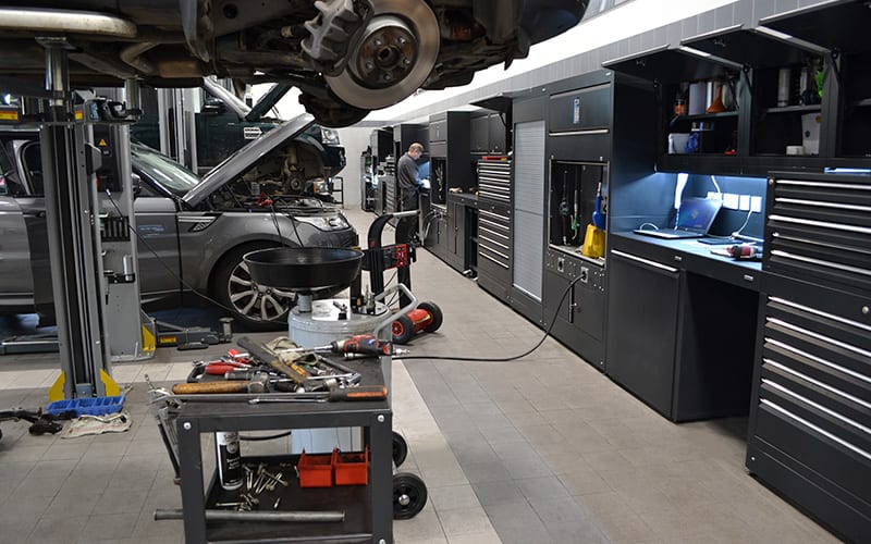 Jaguar Land Rover Workshop Swindon by Dura Ltd
