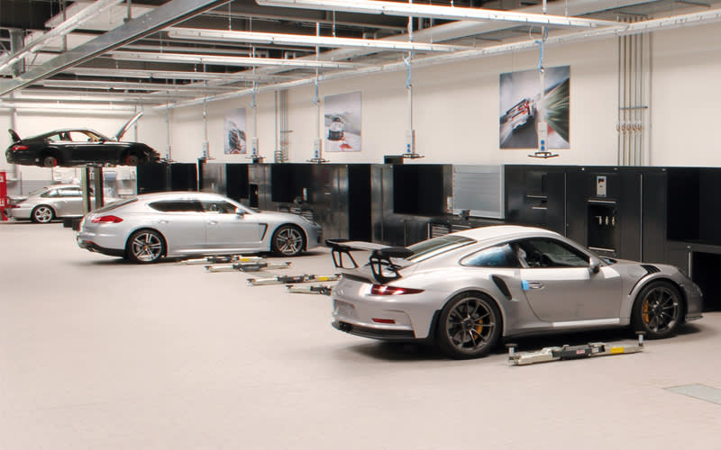 Porsche Workshop Mannheim by Dura Ltd