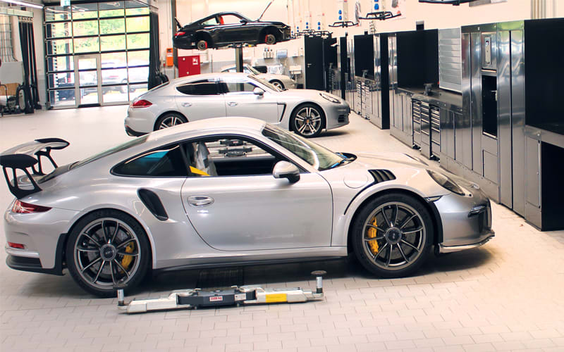 Porsche Workshop Mannheim by Dura Ltd
